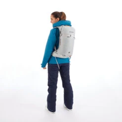 Mammut Ultralight Removable Airbag 3.0 | Avalanche Safety -ELAN Shop mammut ultralight removable airbag pack 20 liter highway grey 4 93215
